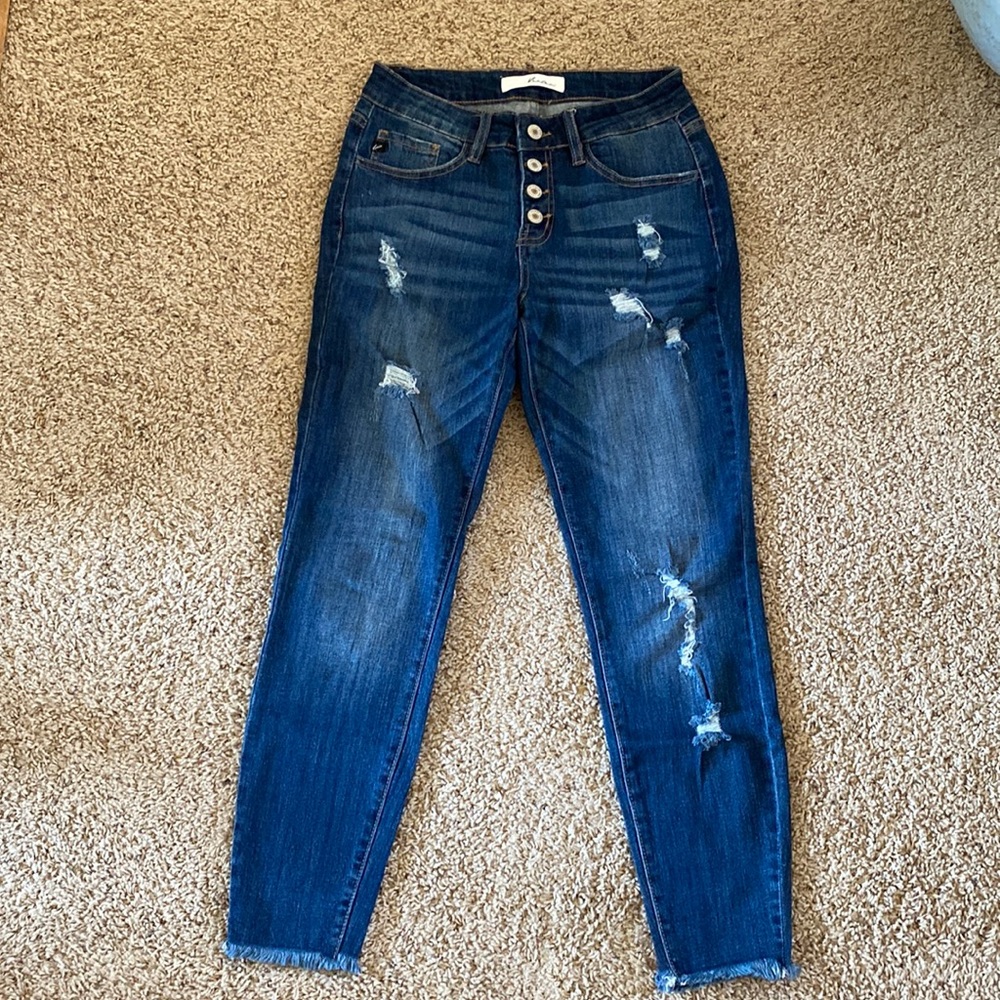 KanCan distressed skinny jeans. 5/26